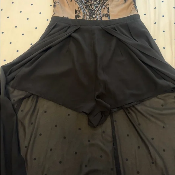 Selfie Leslie Elegant Black and Gold High Low Dress - Picture 5 of 8